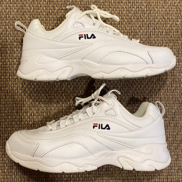 Fila 9.5 White Tennis Shoes - Picture 7 of 10